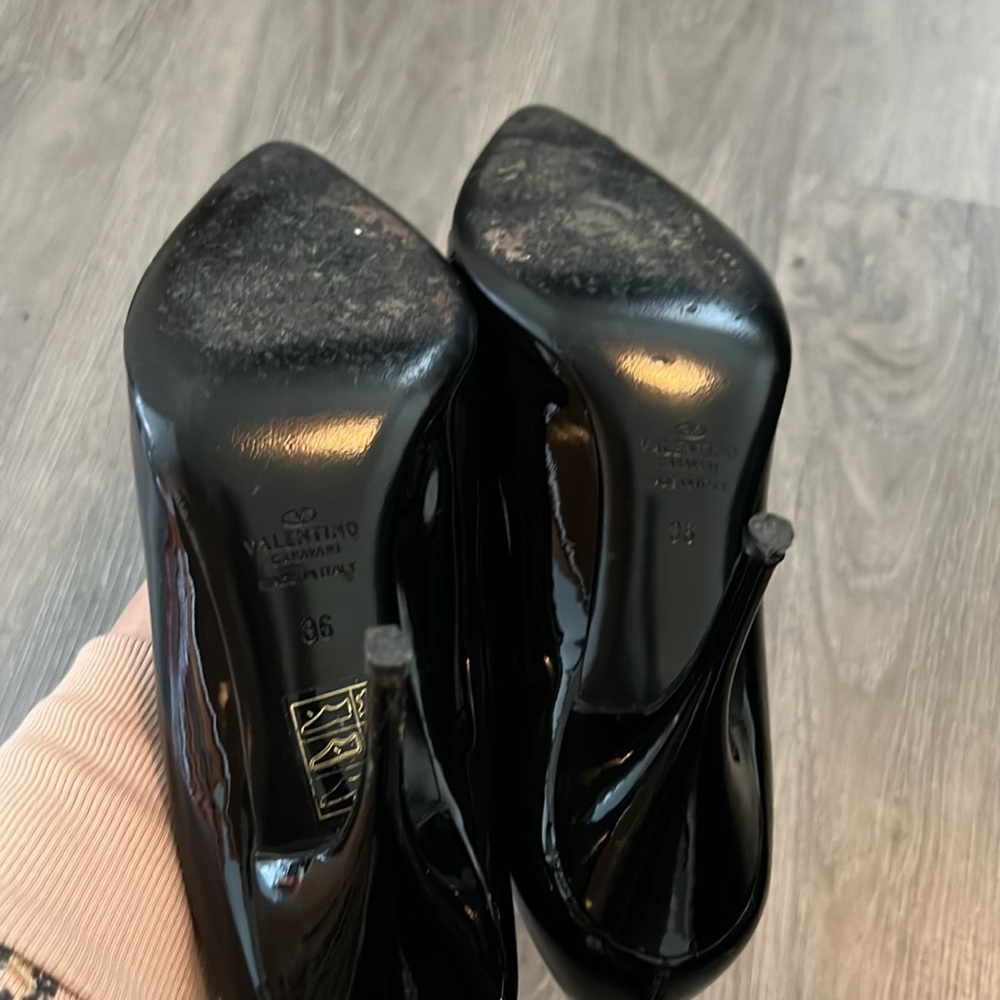 Valentino Garavani beautiful shoes 🖤. Size 36 (6) - Picture 6 of 7